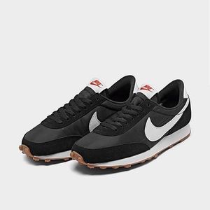 Nike daybreak sneakers